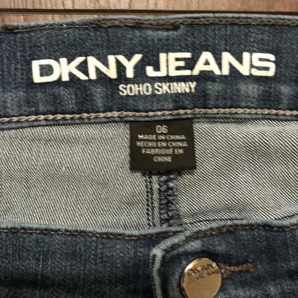 Women DKNY Jeans - Picture 3 of 4